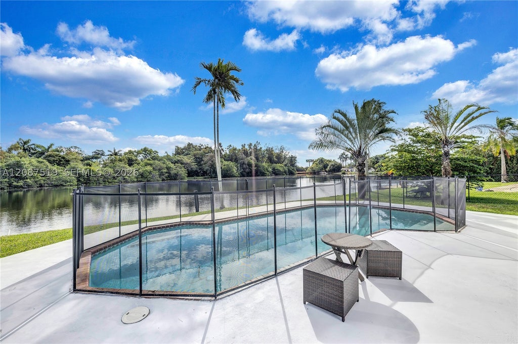Photo of 217 N 31st Ave, Hollywood, FL 33021 (MLS # A12087519)