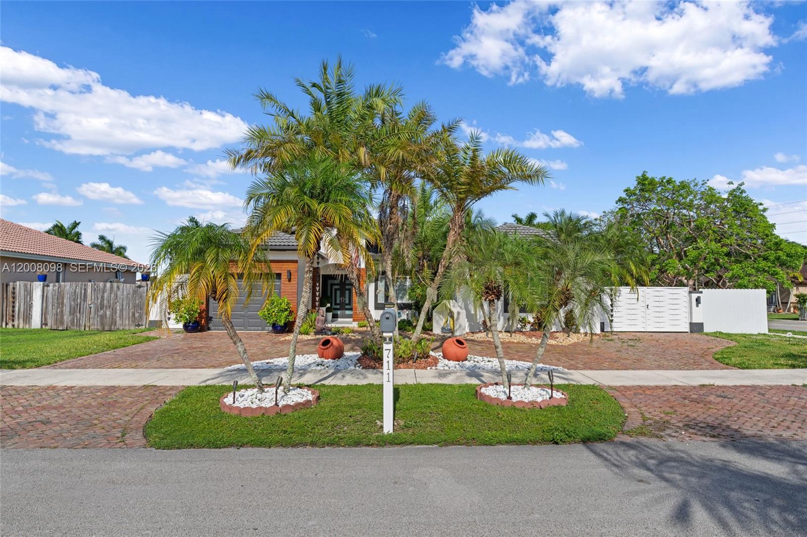 TENNESSEE ESTATES - Residential