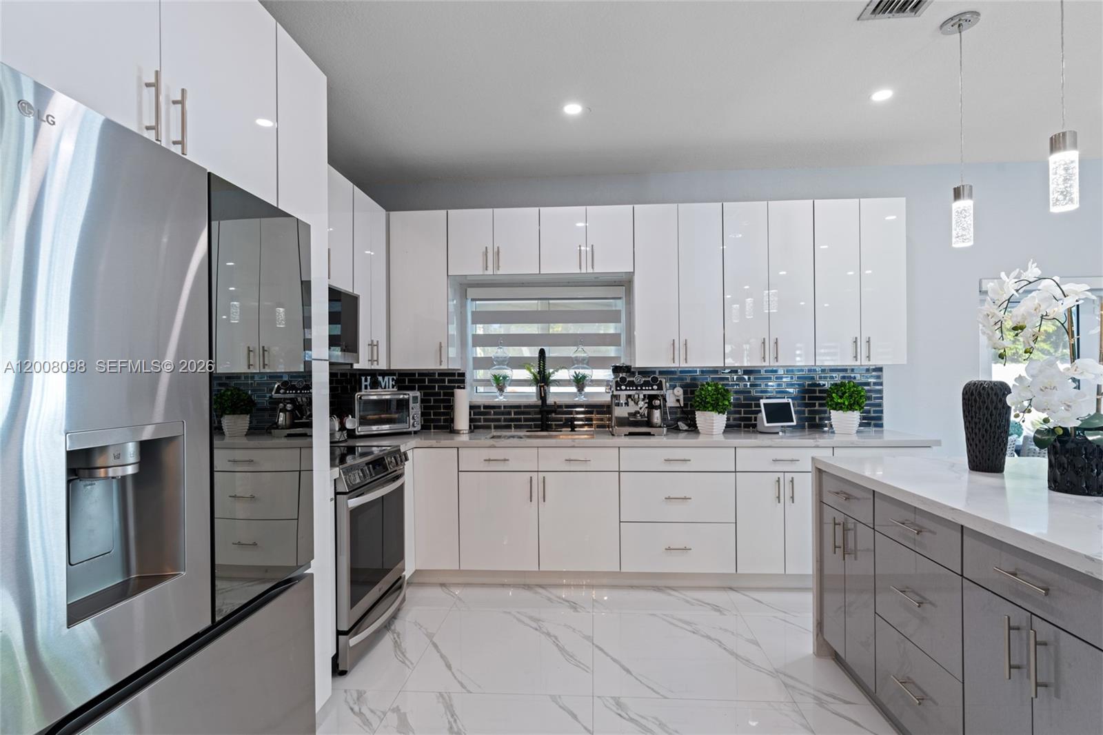 TENNESSEE ESTATES - Residential