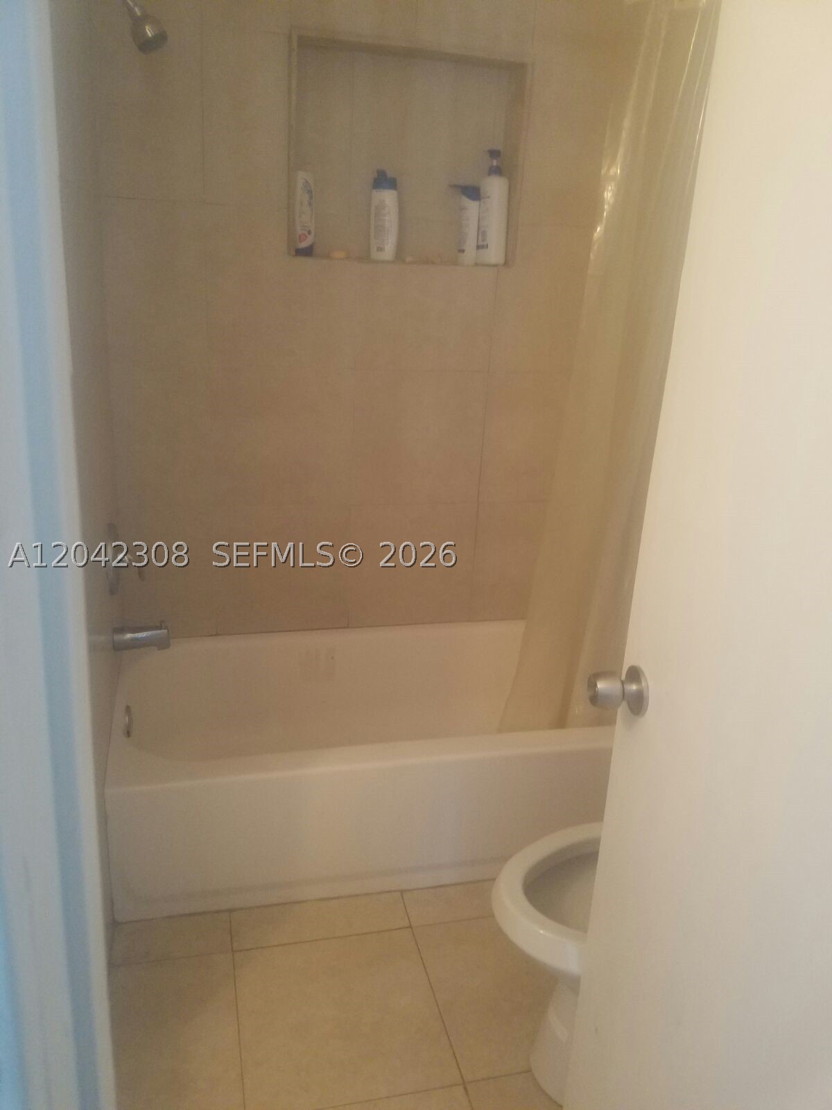 4214 Greenwood Ave