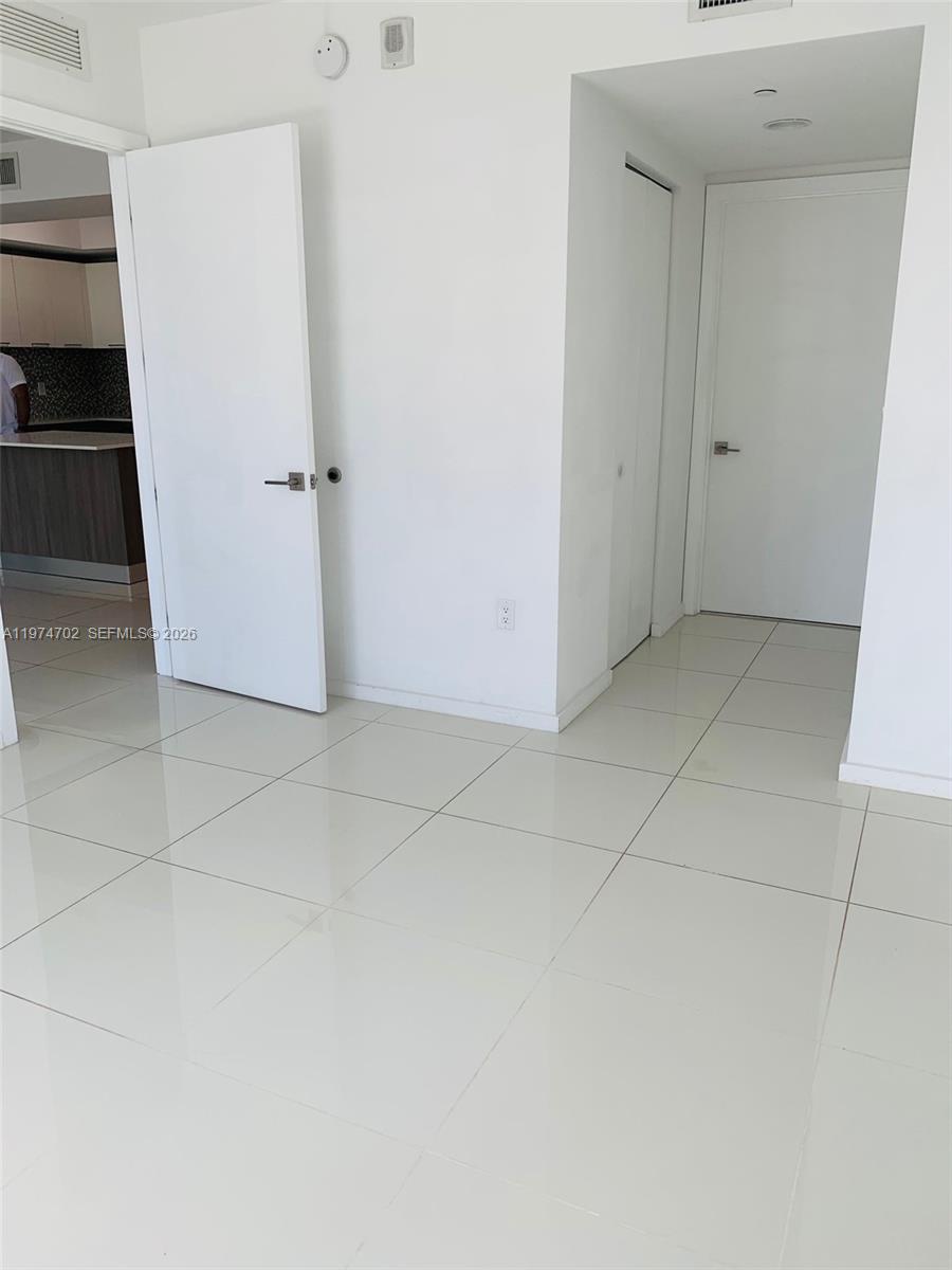 5252 PASEO - Residential Lease