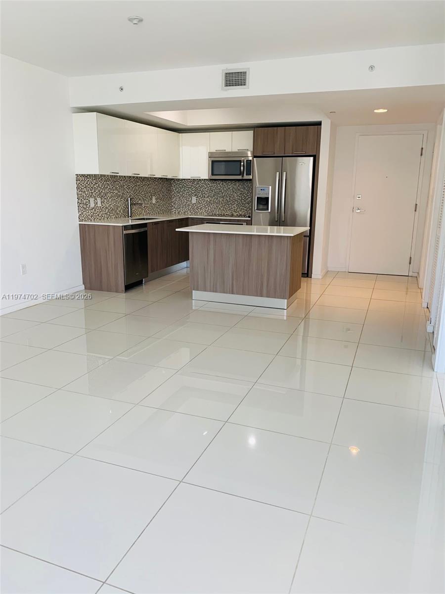 5252 PASEO - Residential Lease