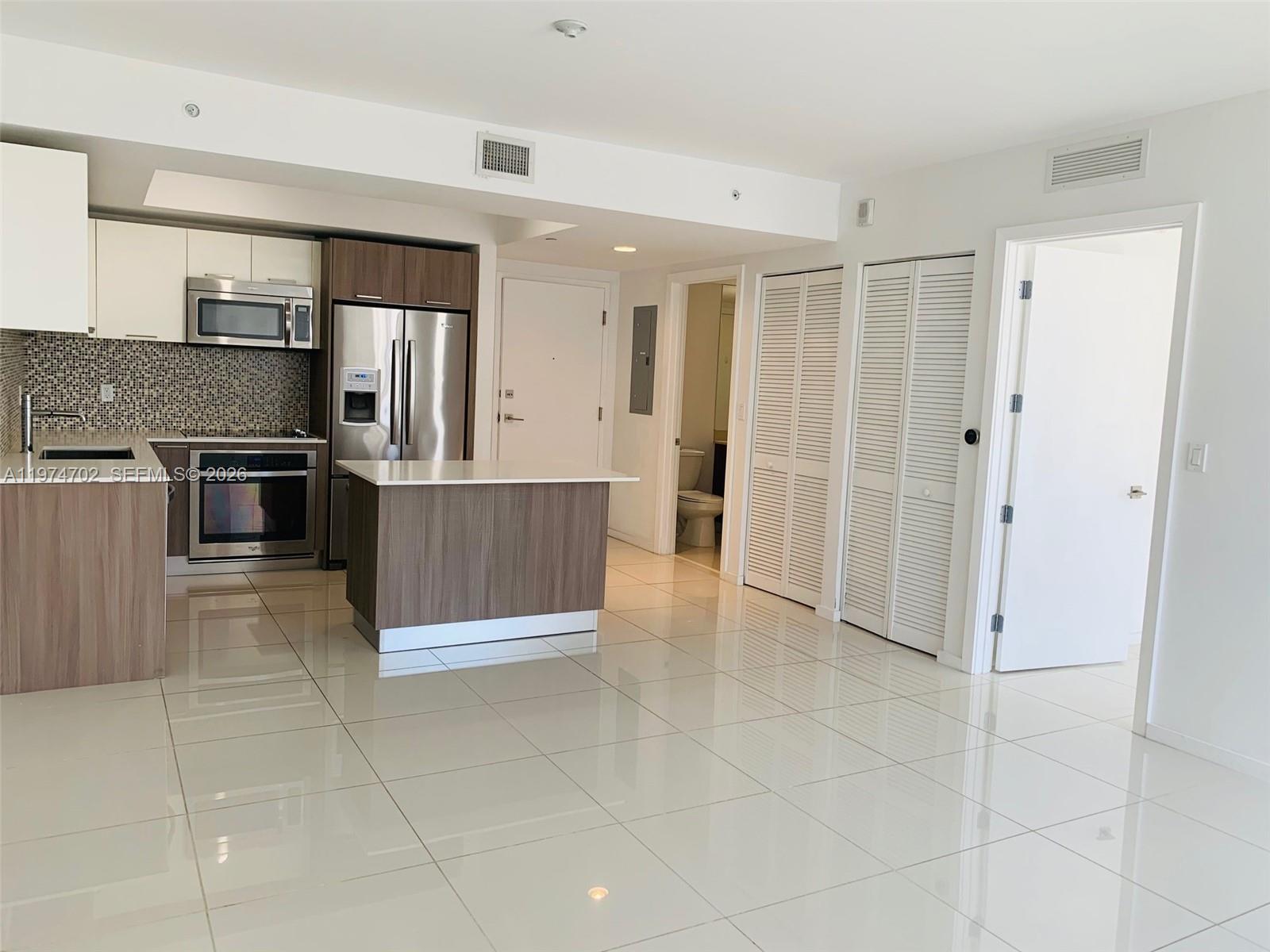 5252 PASEO - Residential Lease