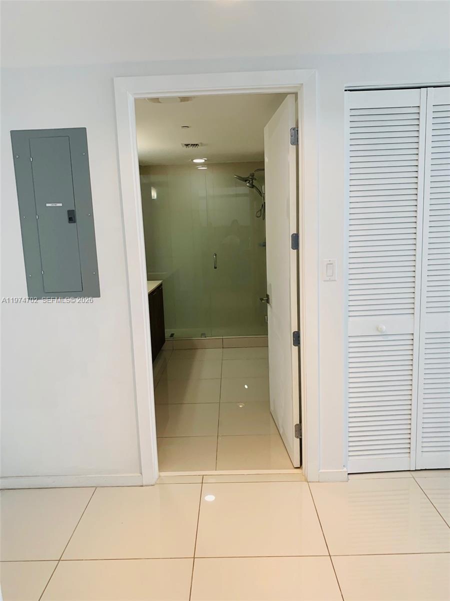 5252 PASEO - Residential Lease