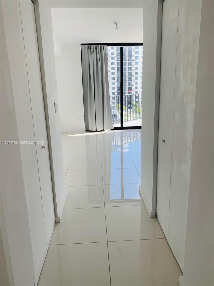 5252 PASEO - Residential Lease