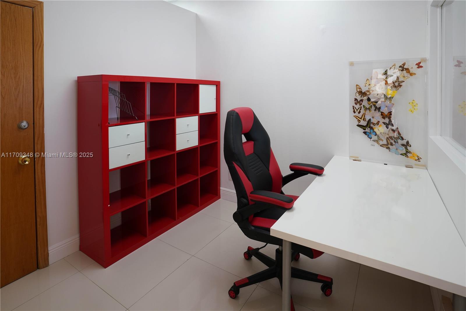SPACE #1 AVAILABLE FOR RENT WITH STORAGE! PICTURES COMING SOON! 130 sqft approx. Beautiful views from the TOP OF THE BUILDING! Great light, proffesional offices, BUSINESS WELCOME! Central A/C, 24/7 Security. Guest parking for free on first floor! ON BISCAYNE BLVD! Close to shopping centers! Great access to I-95 and places as Bay Harbor, Aventura and Miami Shores! Min. Credit Score required is 680 by the association!