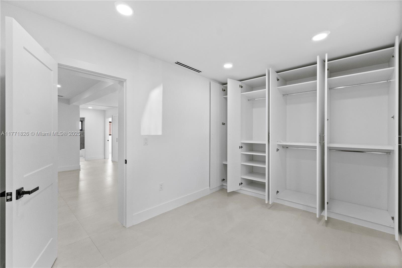 HOLLYWOOD HILLS AMEN PLAT - Residential