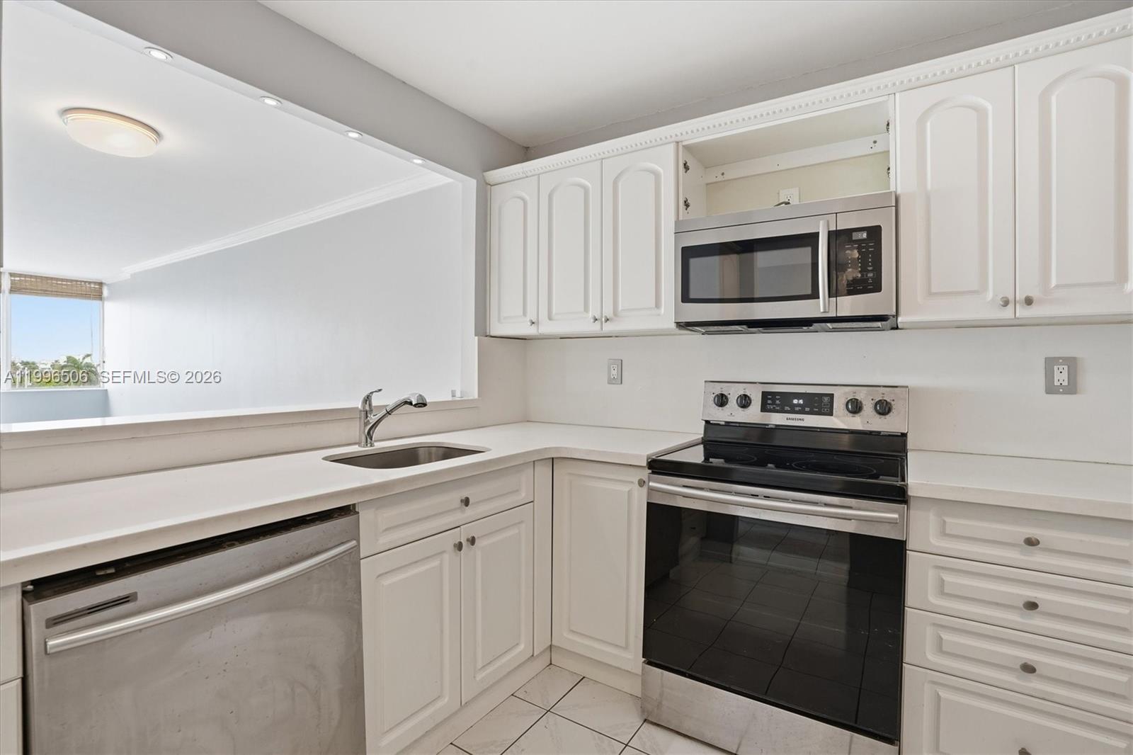 HARDING HALL CONDOMINIUM - Residential