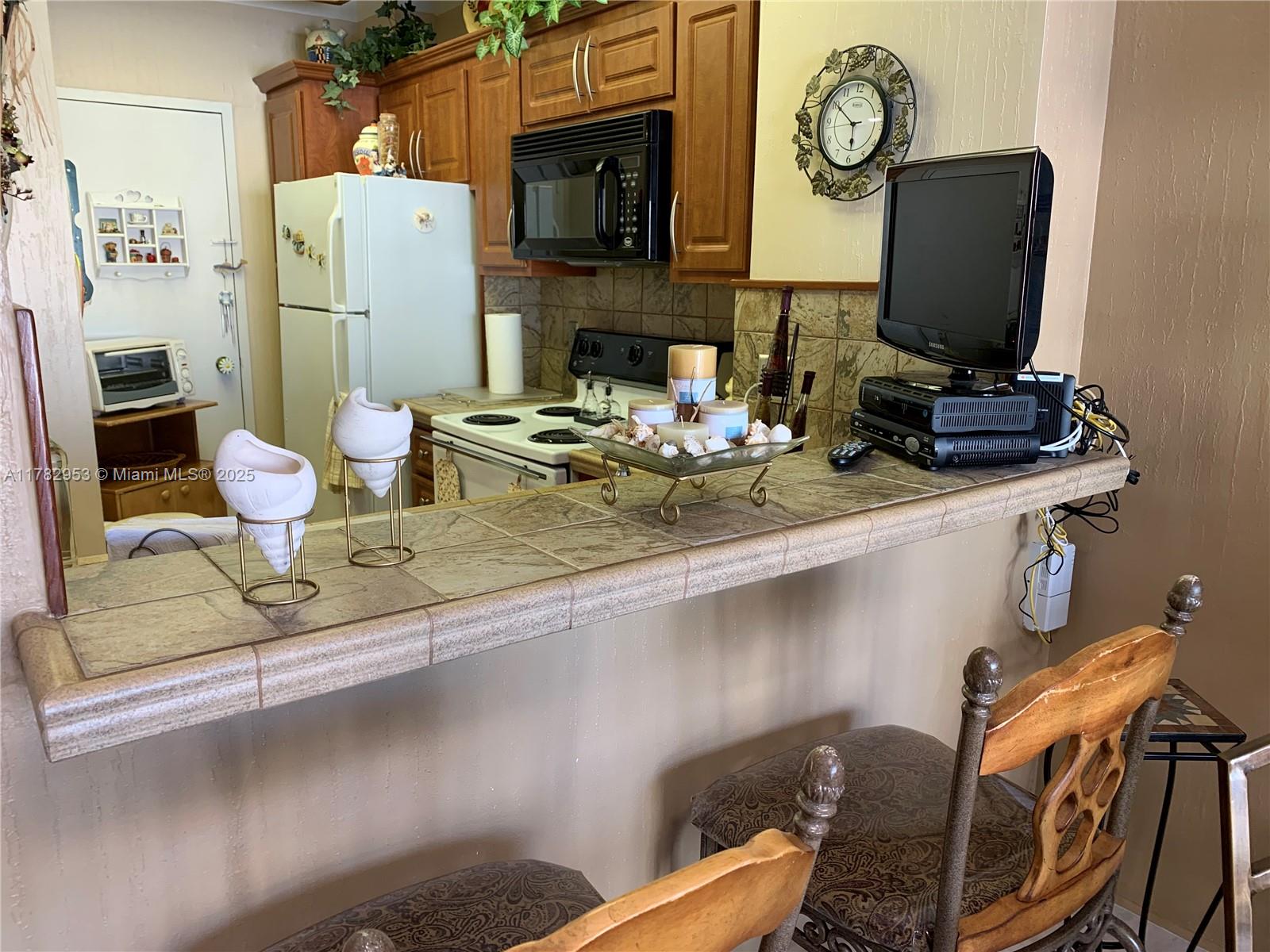 HEMISPHERES CONDO - Residential Lease