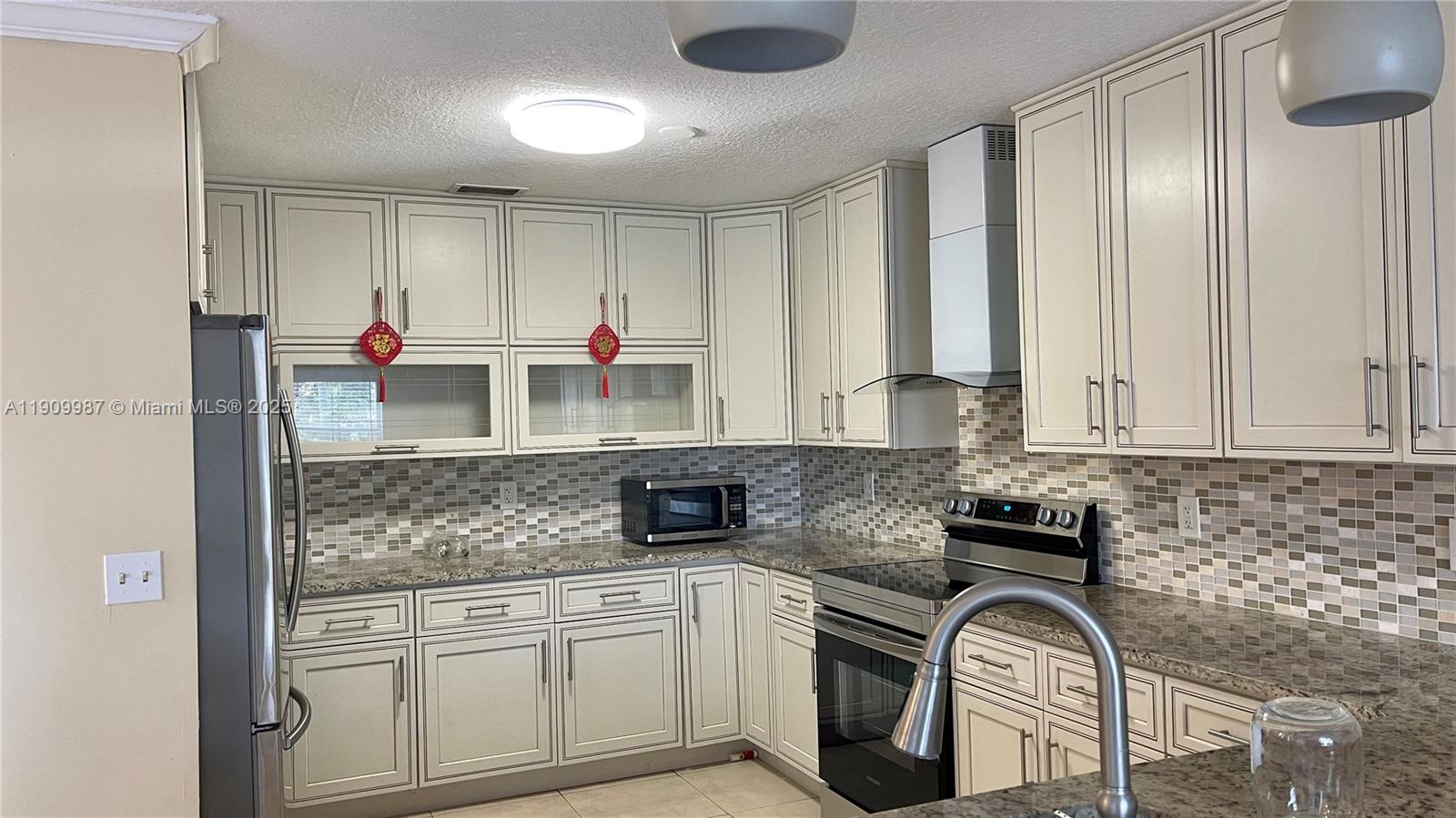 HOME DYNAMICS SUNRISE PLA - Residential Lease