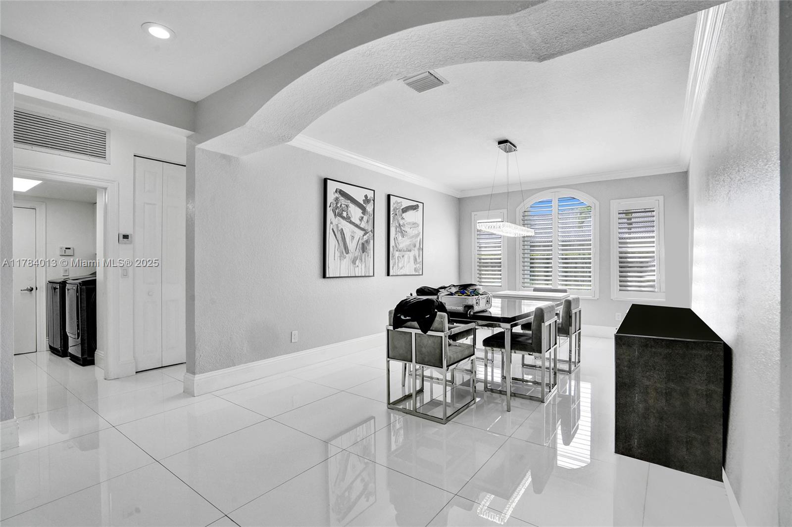 LONG LAKE RANCHES PLAT ON - Residential Lease