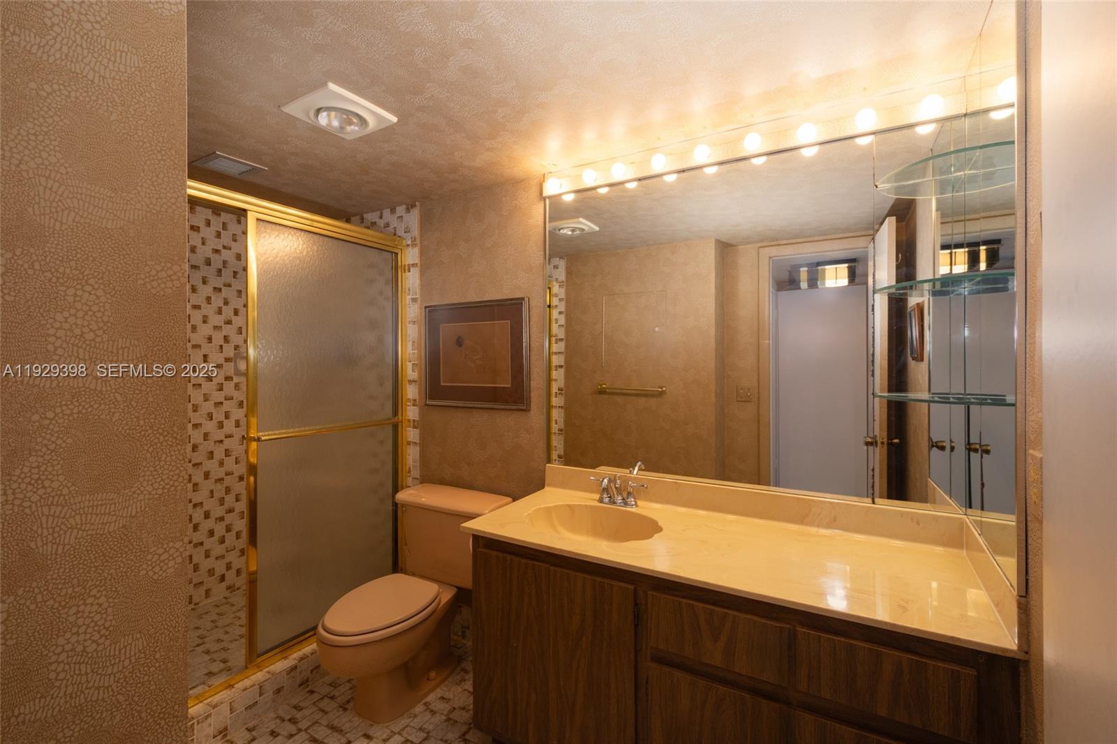 ADMIRALS PORT CONDO WEST - Residential