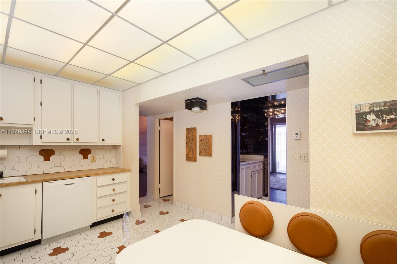 ADMIRALS PORT CONDO WEST - Residential