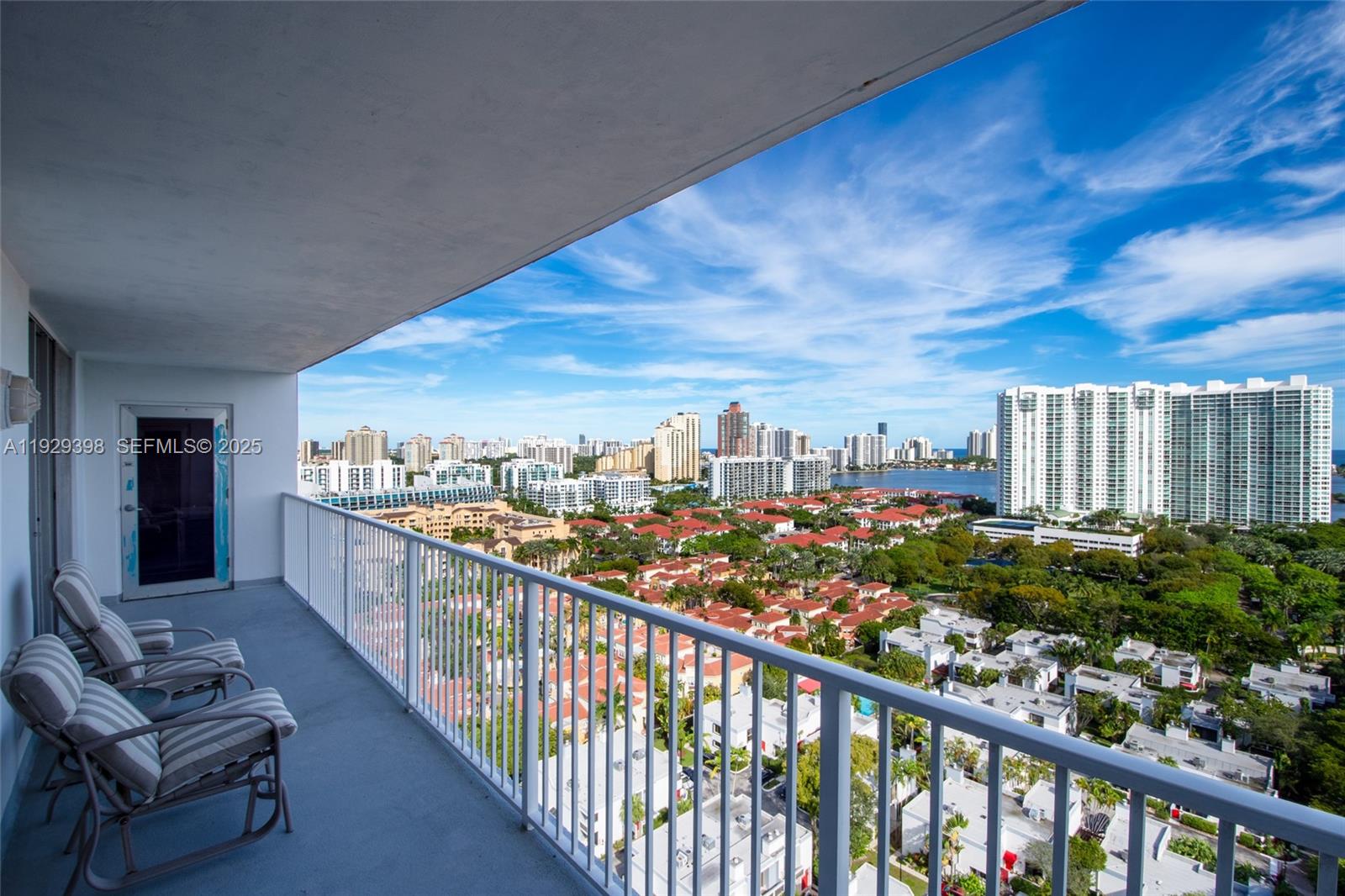 ADMIRALS PORT CONDO WEST - Residential