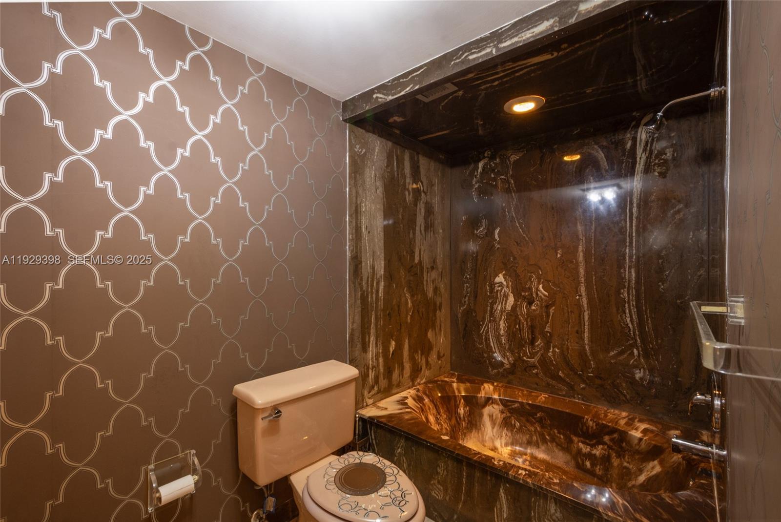 ADMIRALS PORT CONDO WEST - Residential