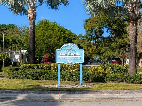 Tiny photo for 471 SW 30th Rd, Miami, FL 33129 (MLS # A12003924)