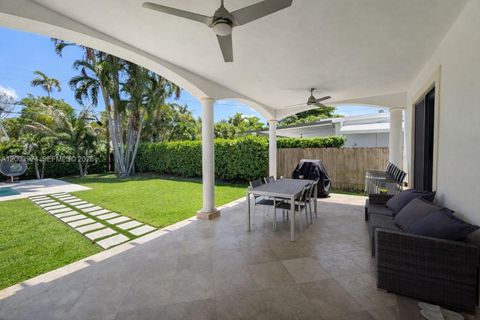 Tiny photo for 471 SW 30th Rd, Miami, FL 33129 (MLS # A12003924)