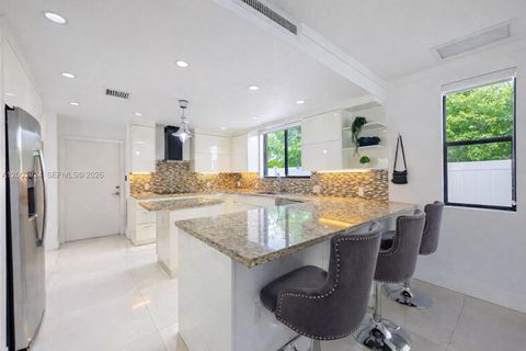 Tiny photo for 471 SW 30th Rd, Miami, FL 33129 (MLS # A12003924)