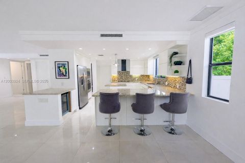 Tiny photo for 471 SW 30th Rd, Miami, FL 33129 (MLS # A12003924)