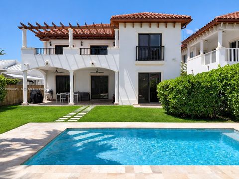 Tiny photo for 471 SW 30th Rd, Miami, FL 33129 (MLS # A12003924)