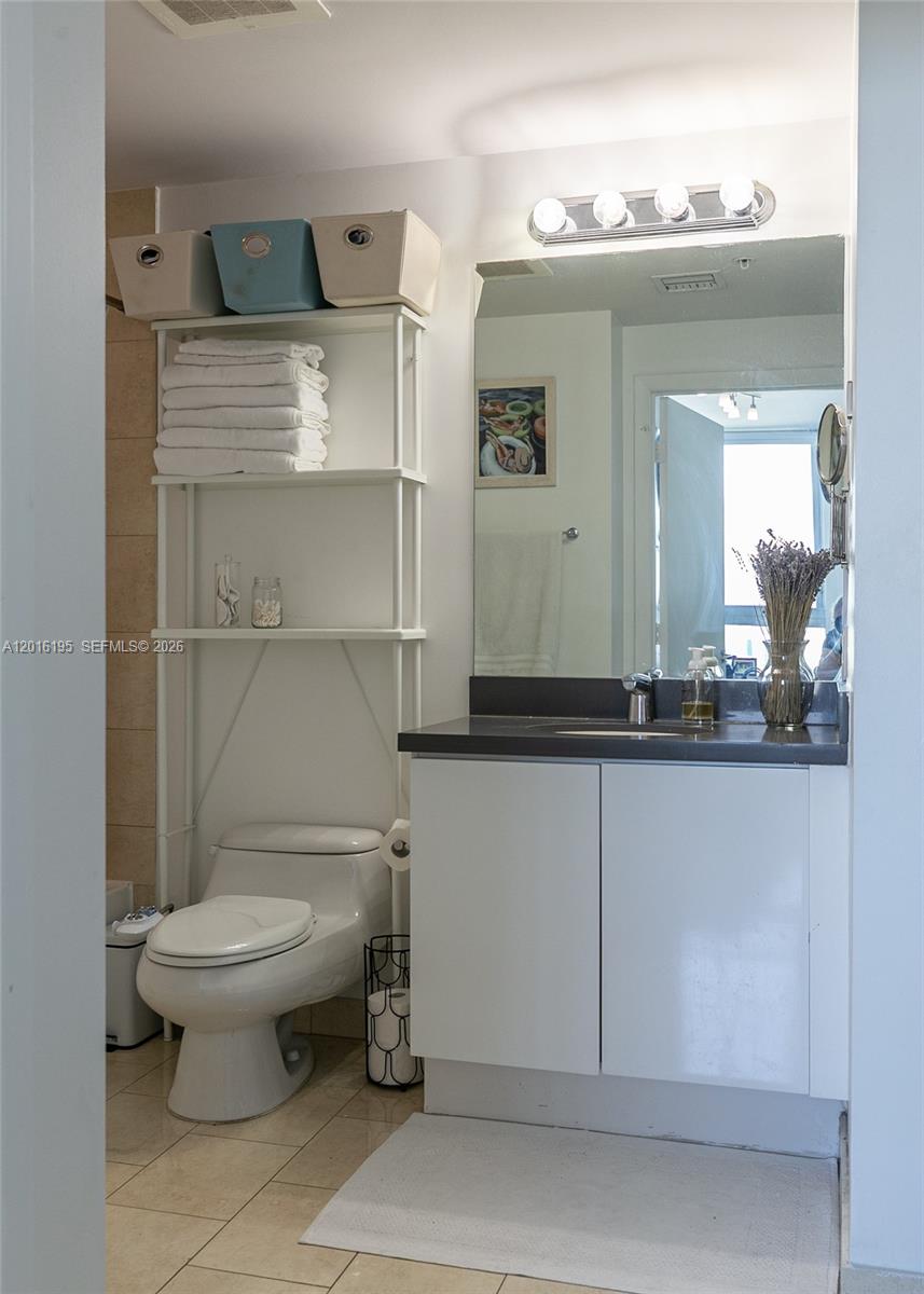 IVY CONDO - Residential Lease