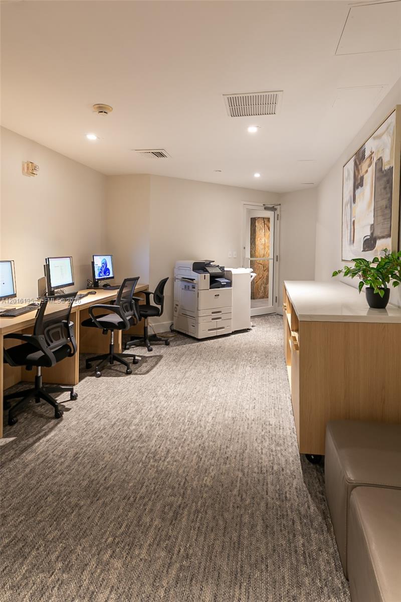 IVY CONDO - Residential Lease