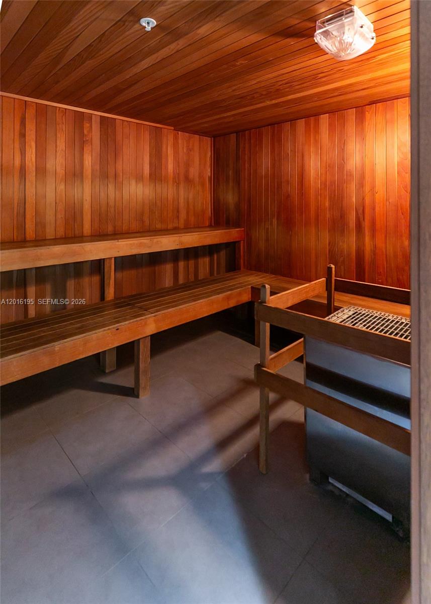 IVY CONDO - Residential Lease