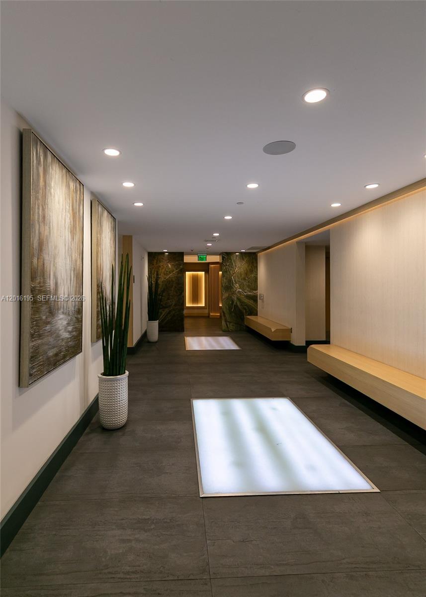 IVY CONDO - Residential Lease