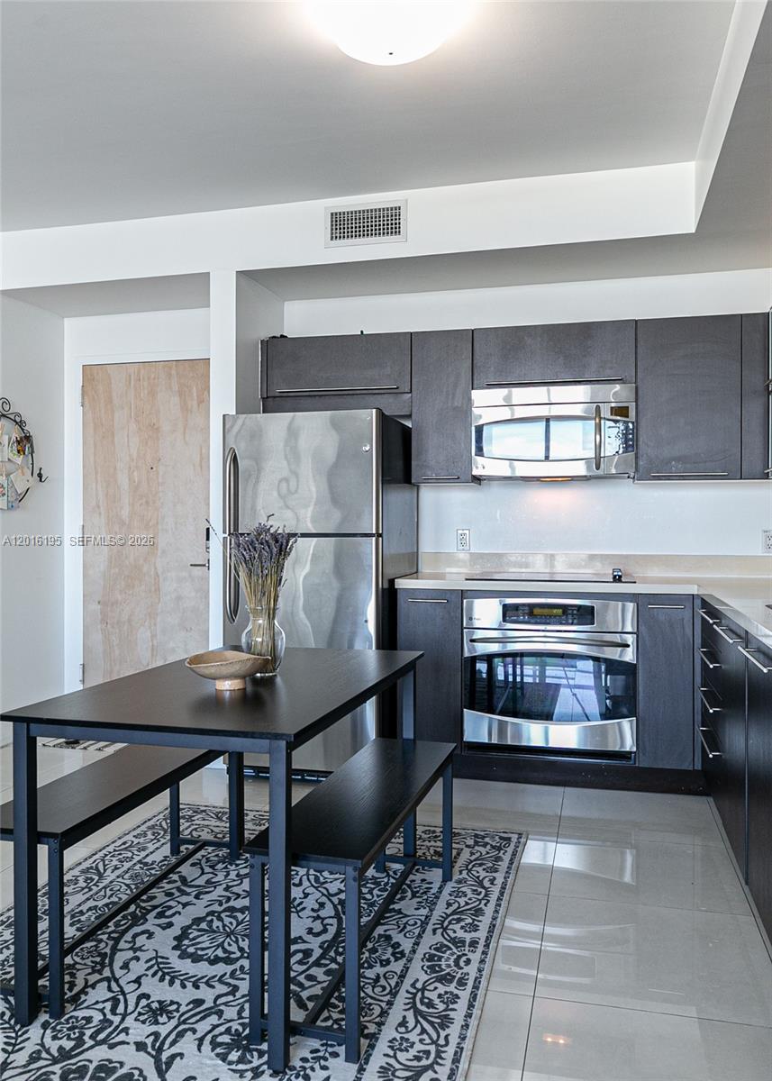 IVY CONDO - Residential Lease