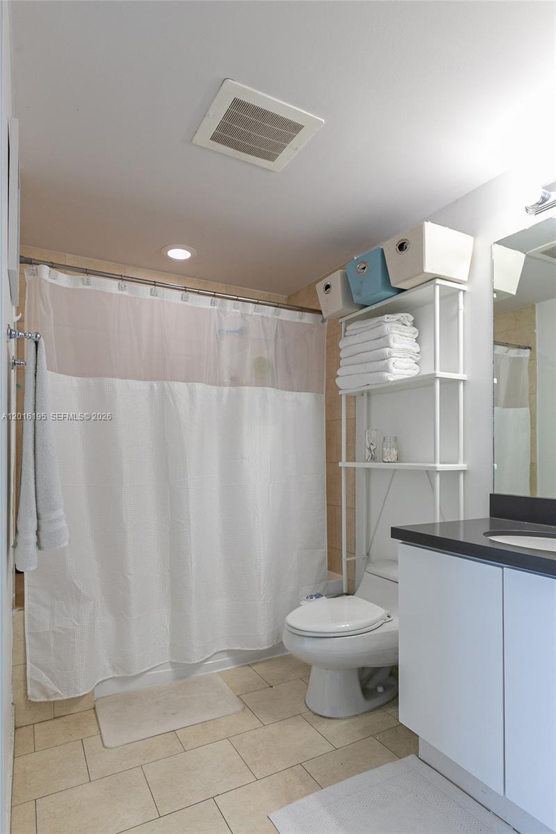 IVY CONDO - Residential Lease