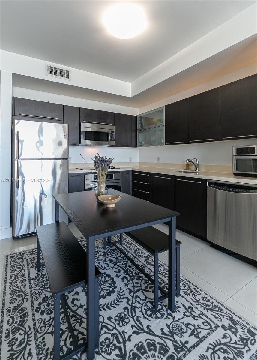 IVY CONDO - Residential Lease