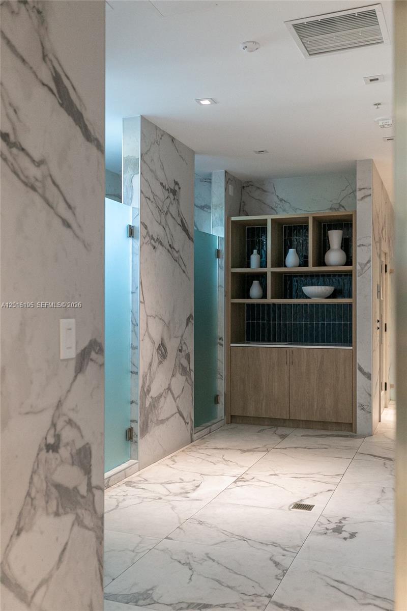 IVY CONDO - Residential Lease