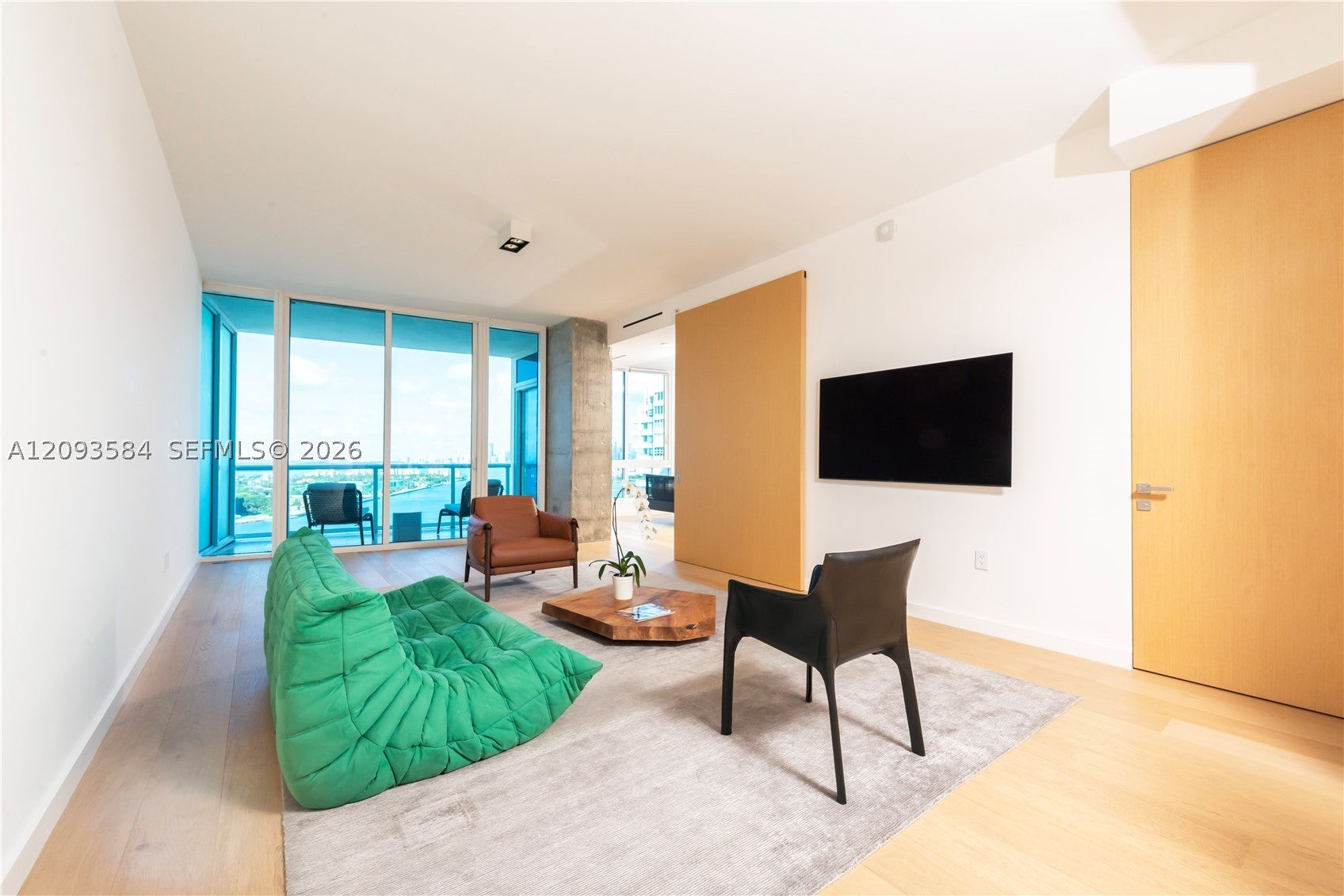 100 S Pointe Dr 1802