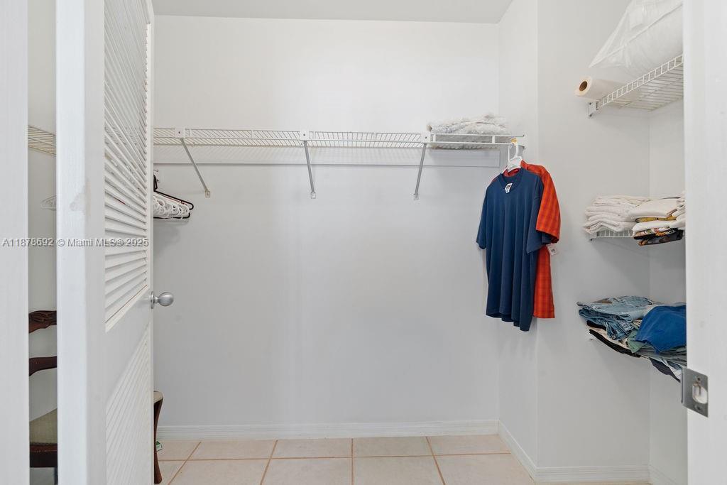 PORT ANTIGUA PLAT NO 5 & - Residential