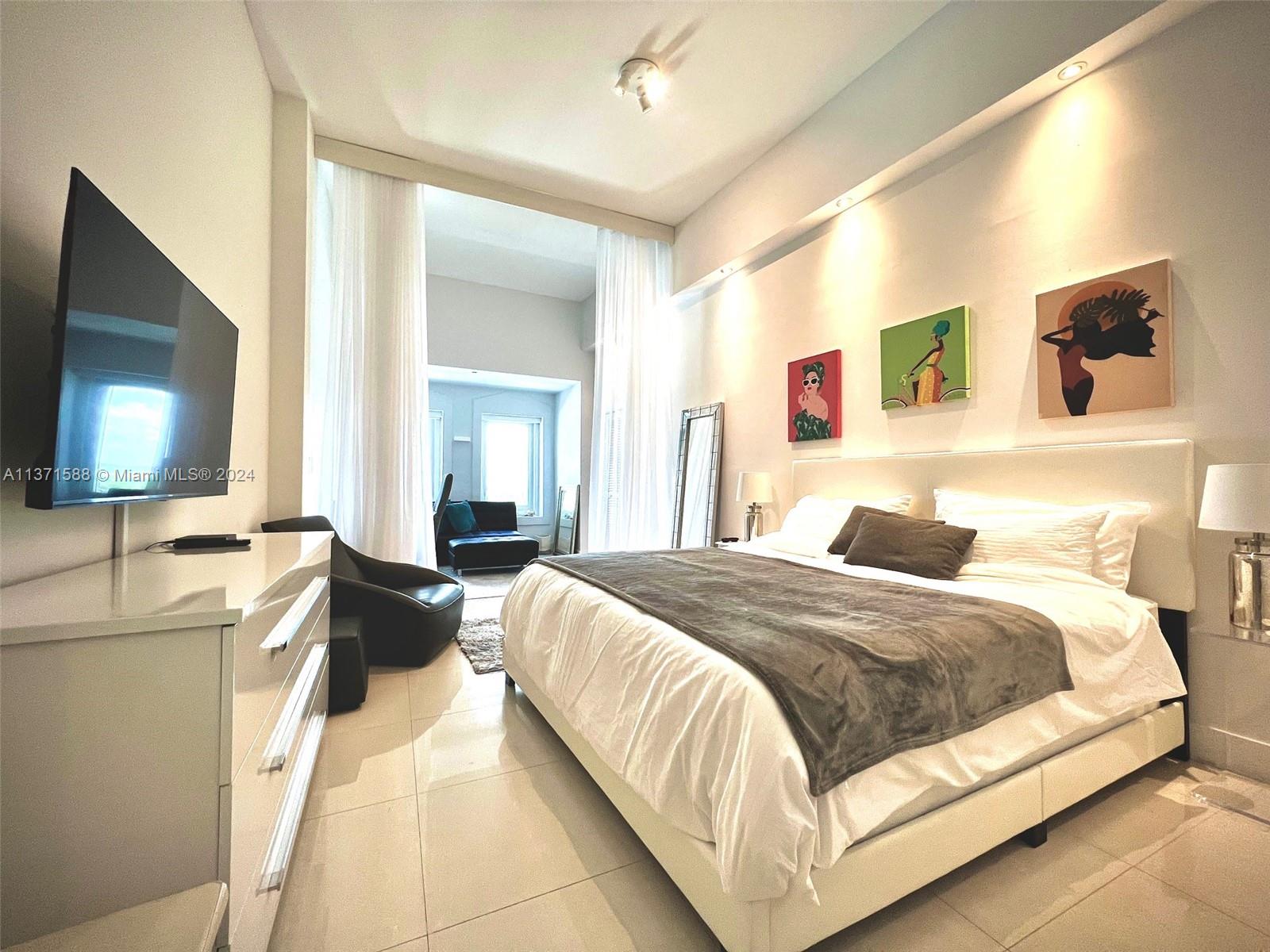 RONEY PALACE CONDO - Residential