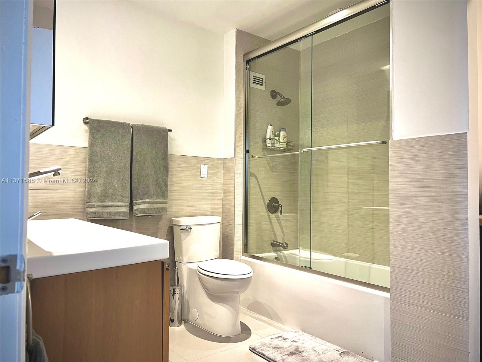 RONEY PALACE CONDO - Residential