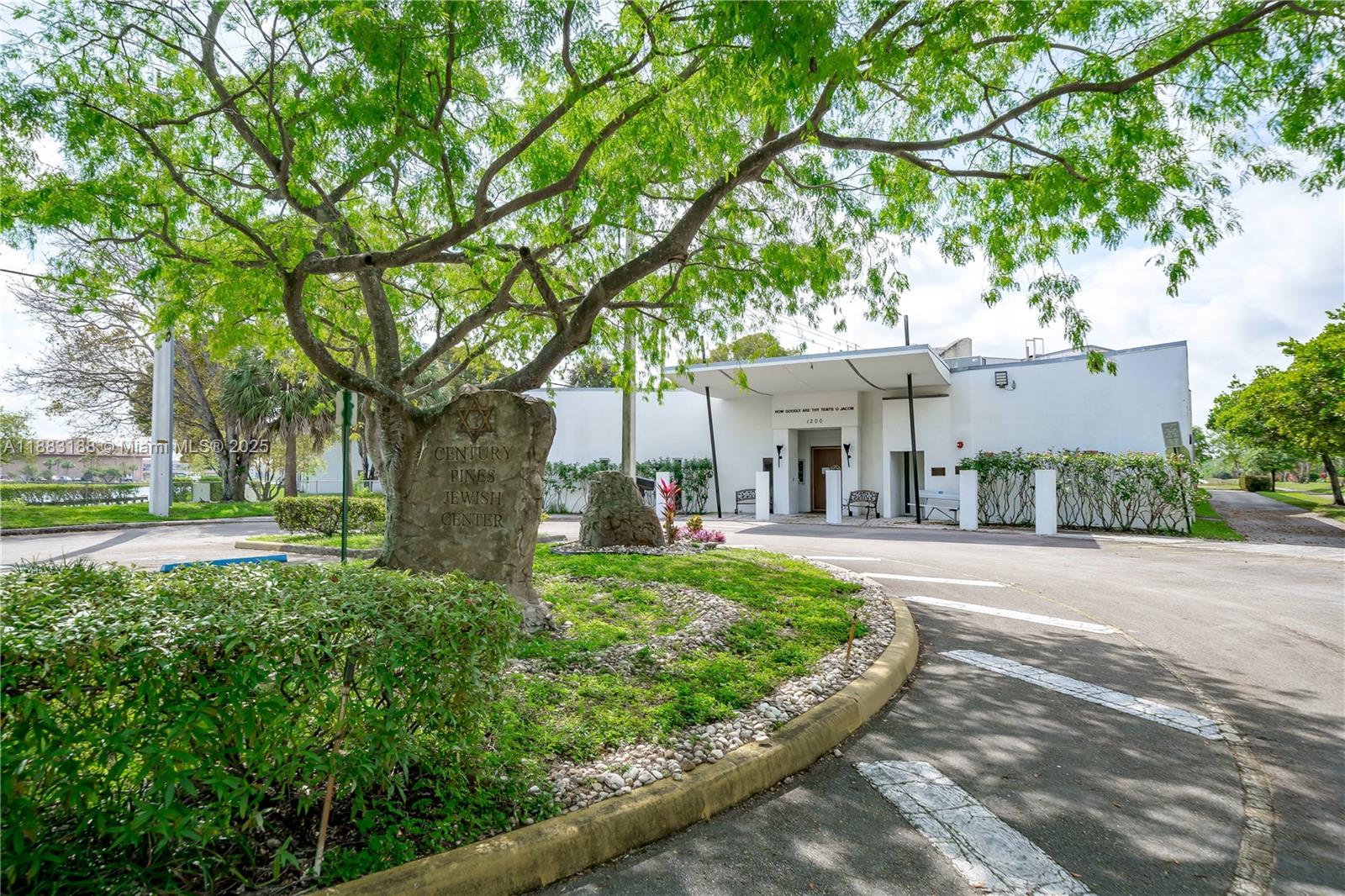CAMBRIDGE AT CENTURY VILL - Residential