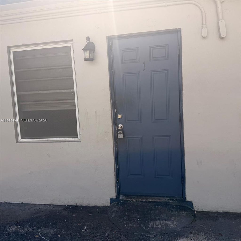 Photo of 634 NW 12th Ave, Fort Lauderdale, FL 33311 (MLS # A11969848)