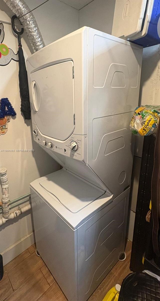 RO-MONT SOUTH GREEN CONDO - Residential Lease