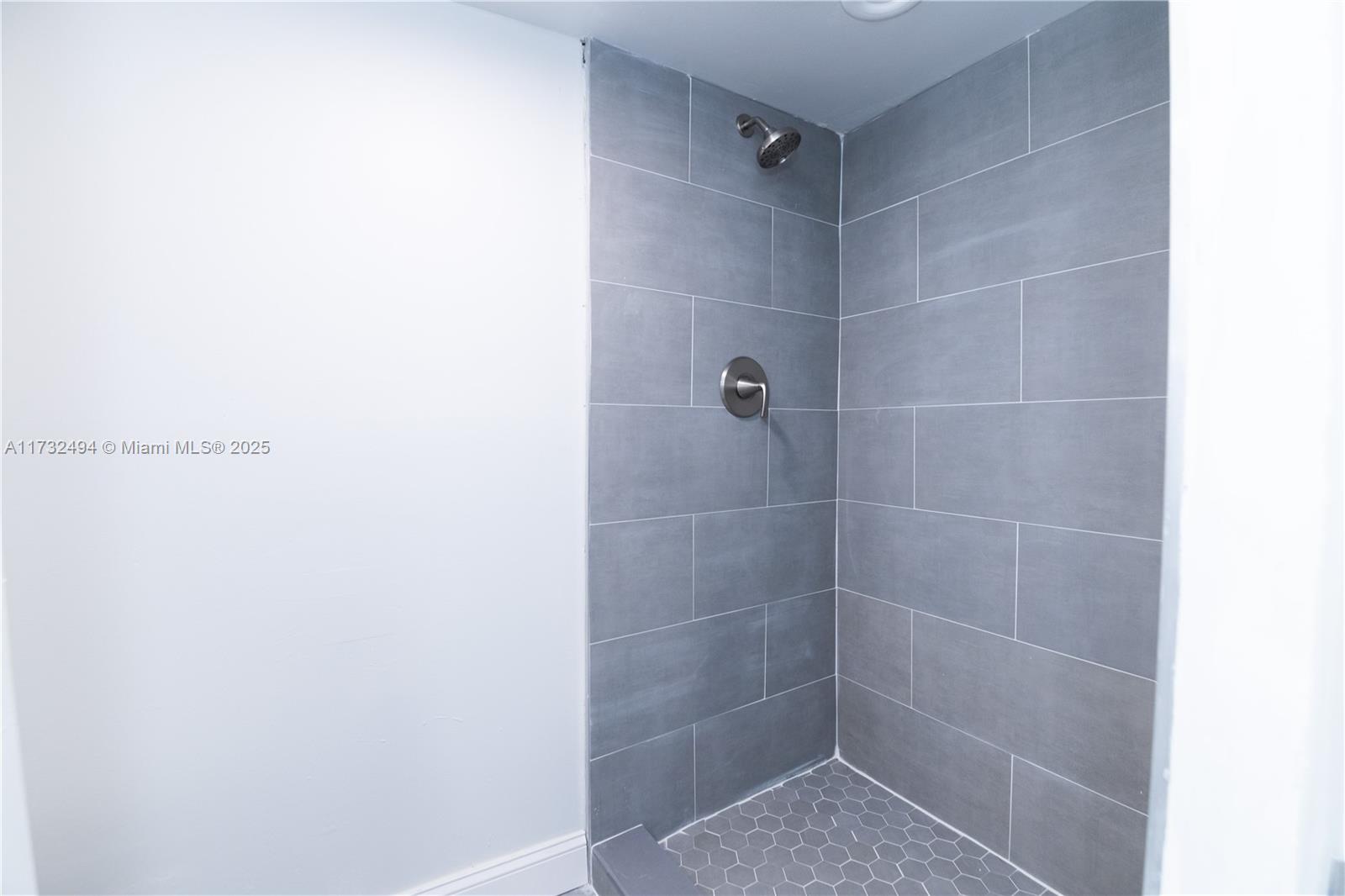 SHERWOOD GARDENS CONDO - Residential Lease