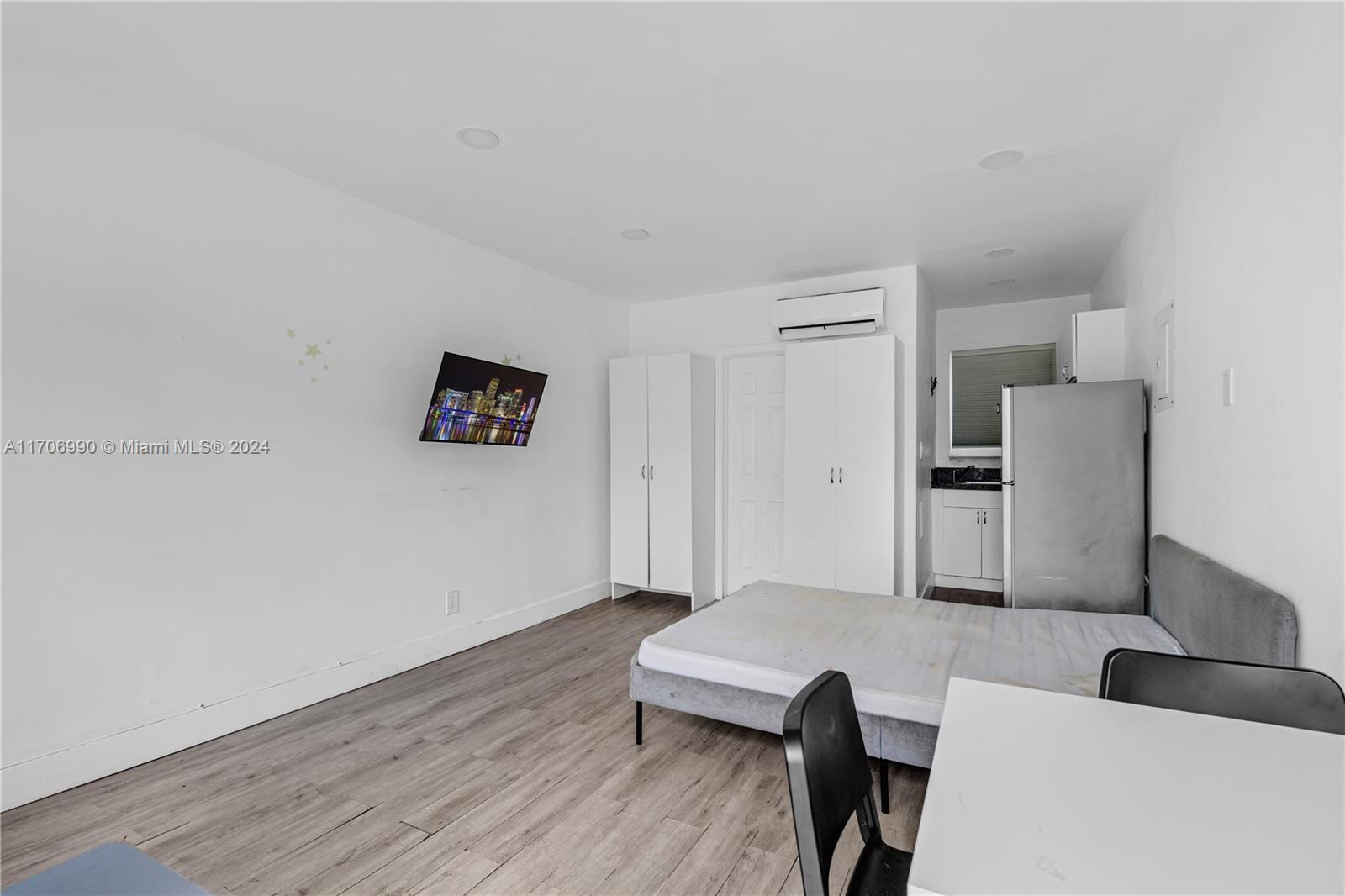 Rental Property at 110 Nw 9th Ave 3, Miami, Broward County, Florida - Bedrooms: 1 
Bathrooms: 1  - $1,500 MO.