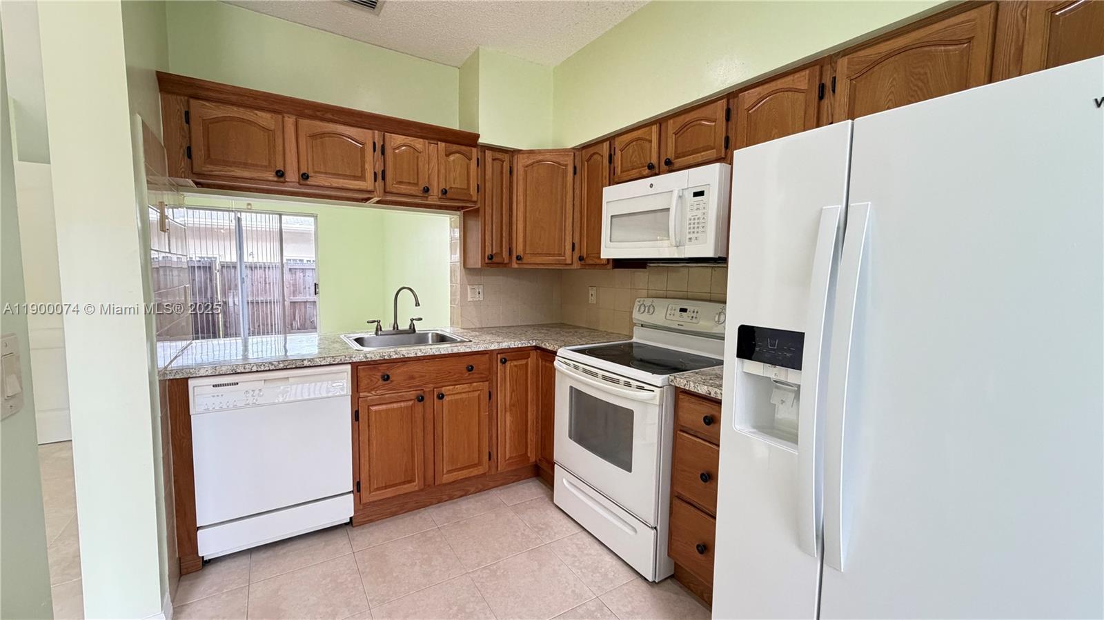 SIERRA RIDGE CONDO M-41 - Residential Lease