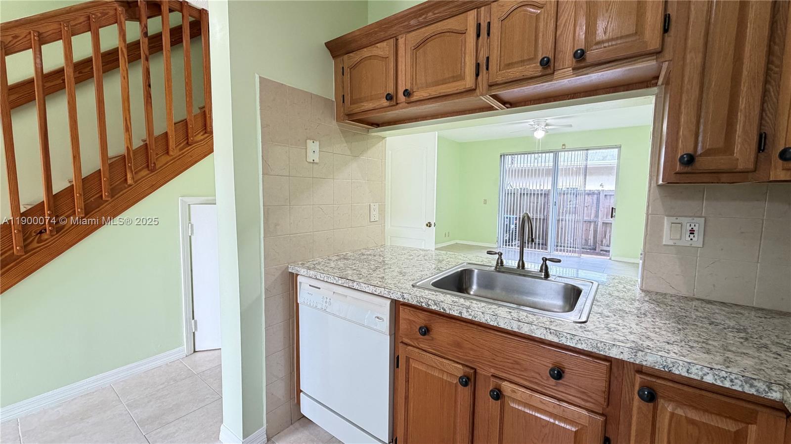 SIERRA RIDGE CONDO M-41 - Residential Lease