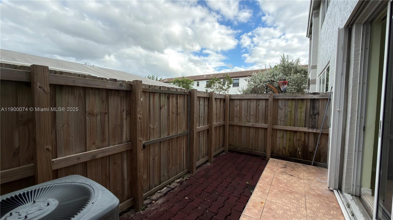 SIERRA RIDGE CONDO M-41 - Residential Lease