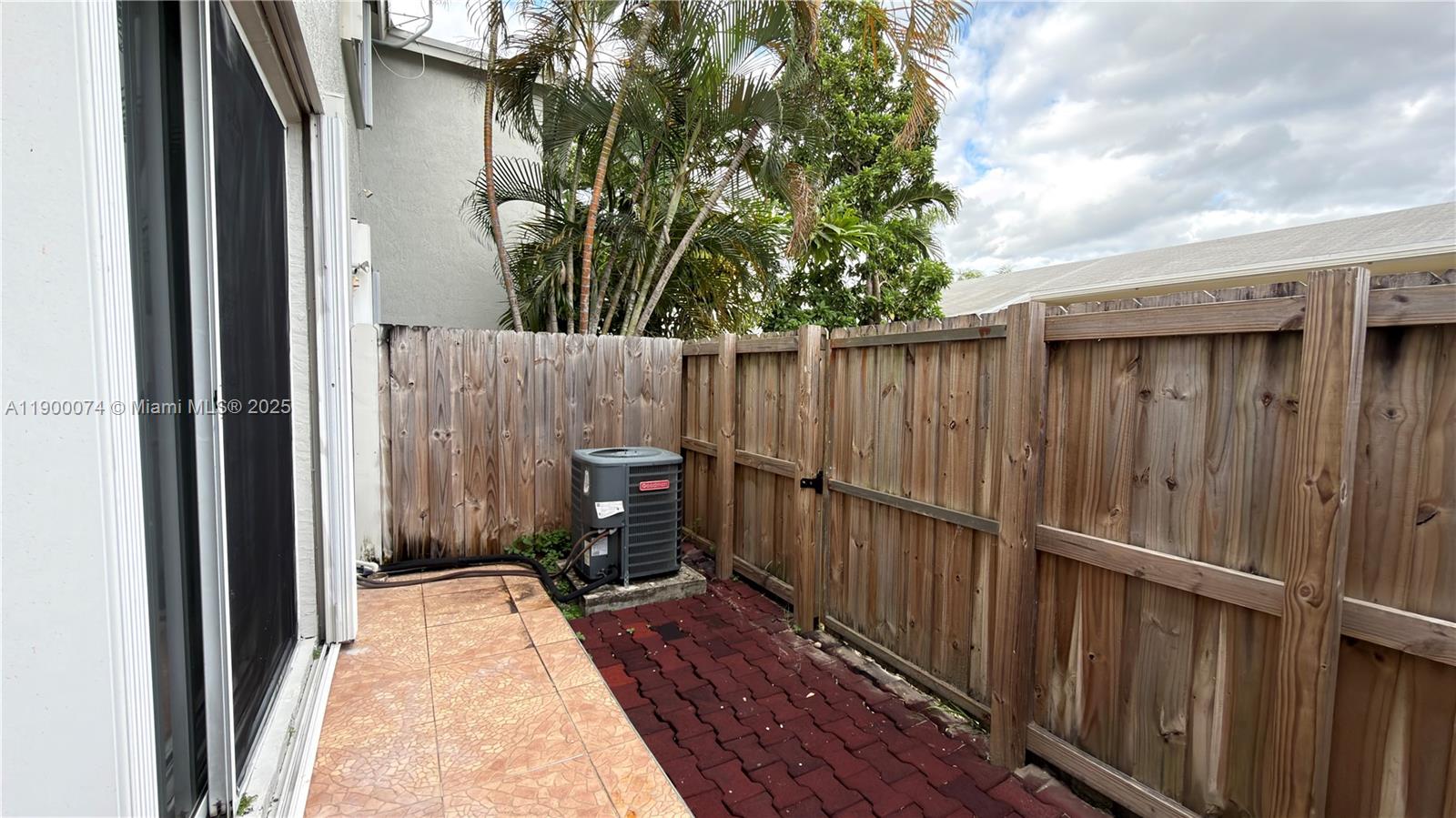 SIERRA RIDGE CONDO M-41 - Residential Lease