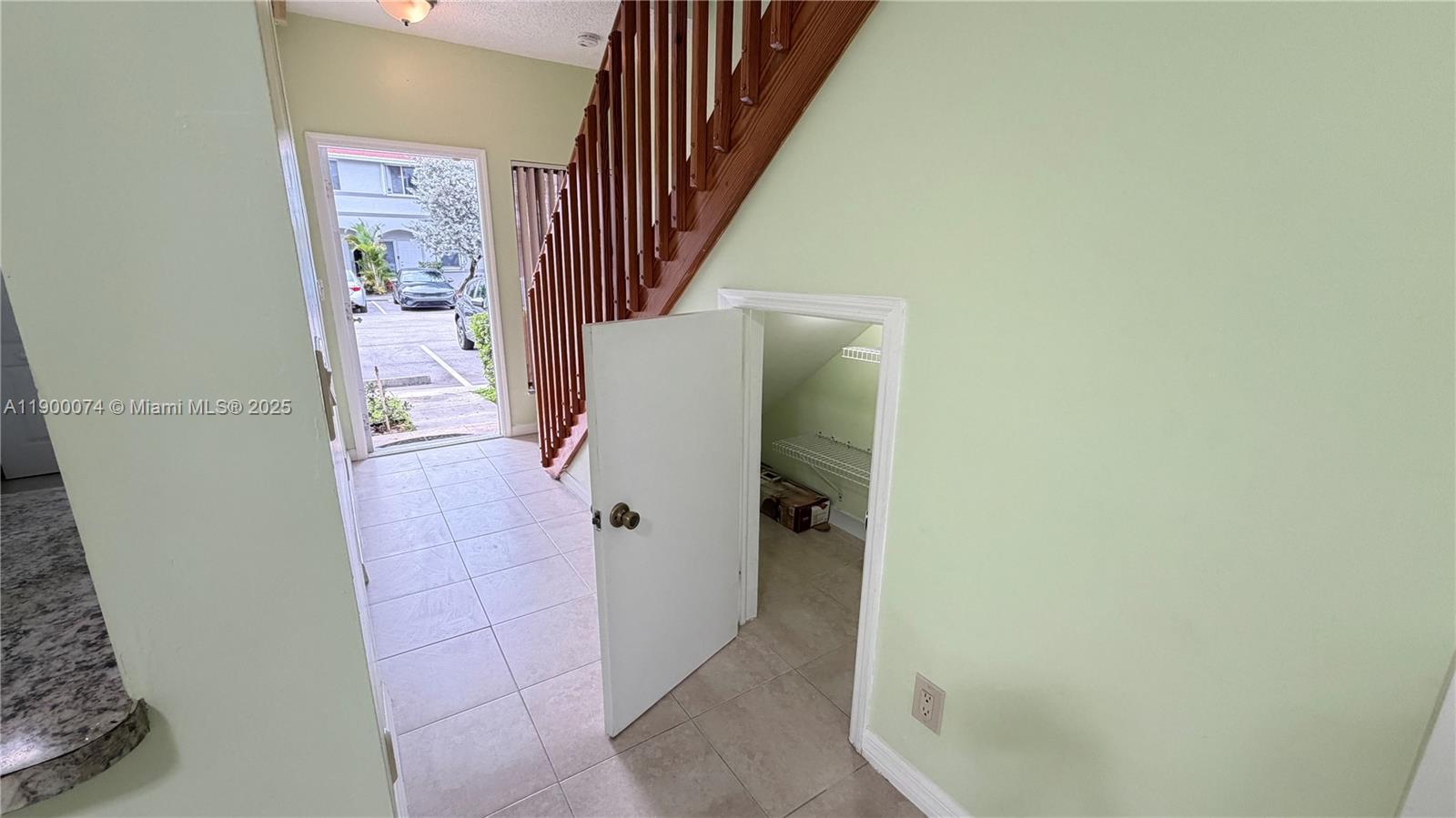 SIERRA RIDGE CONDO M-41 - Residential Lease