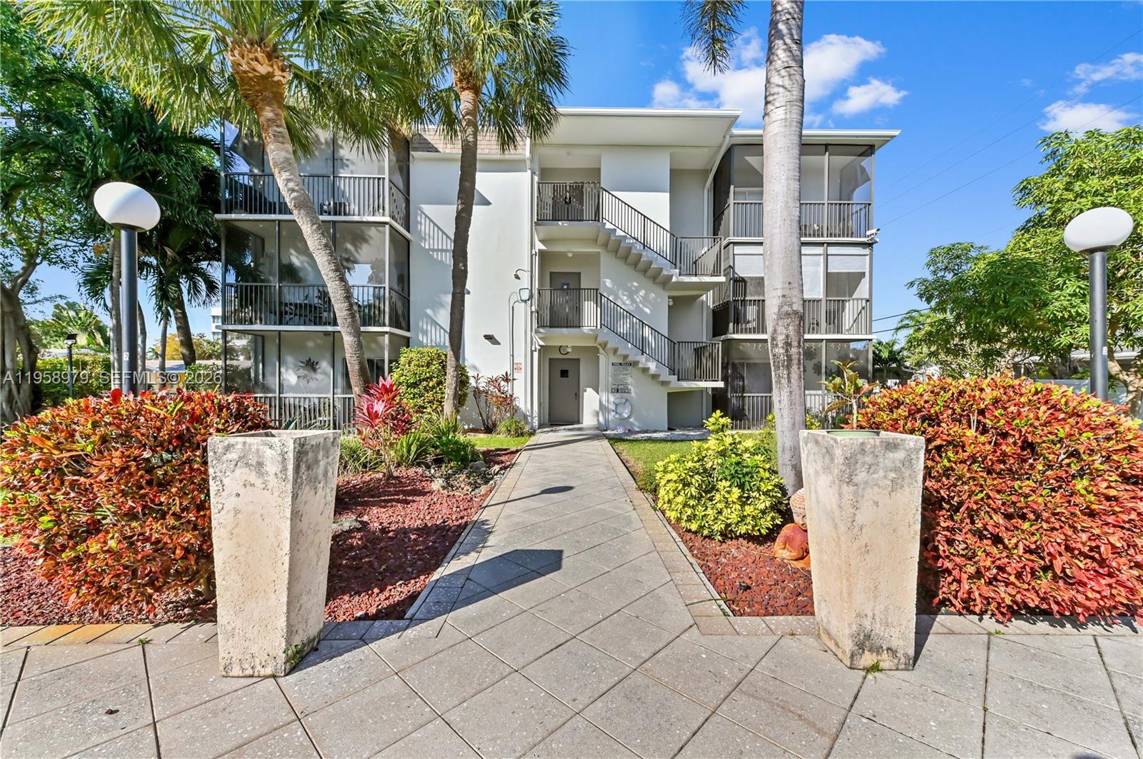 CASA BLANCA - Residential