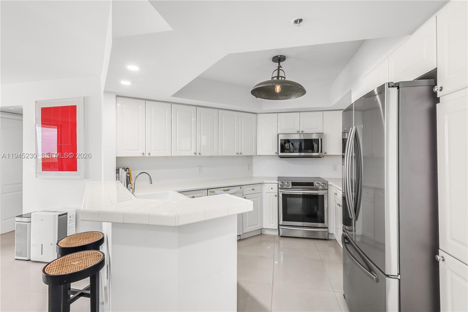 SUNSET HARBOUR SOUTH COND - Residential