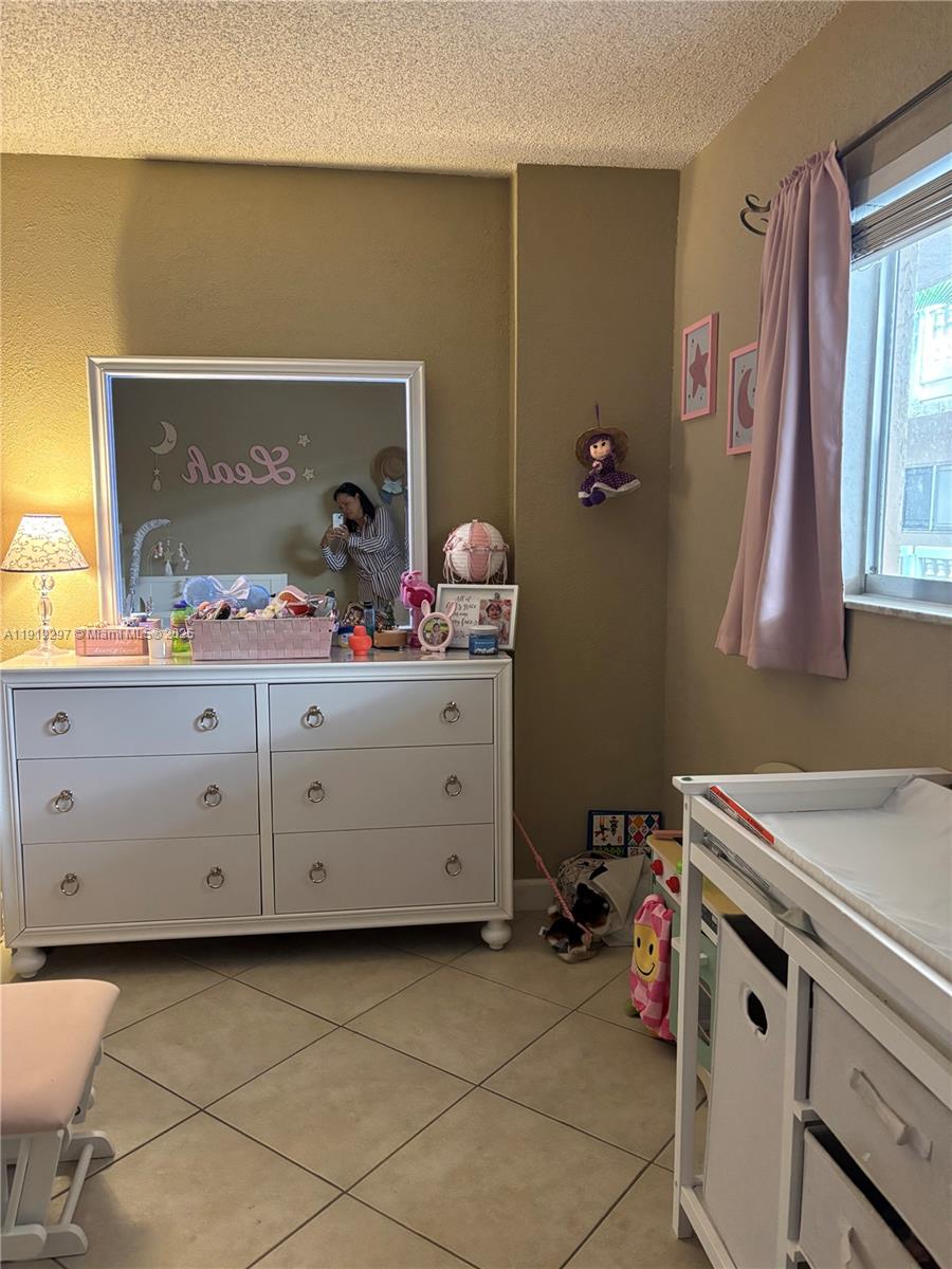 COUNTRY LANE CONDO #2 - Residential