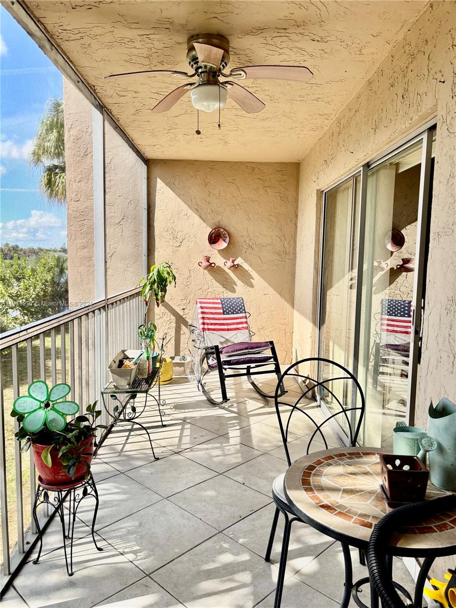 COUNTRY LANE CONDO #2 - Residential